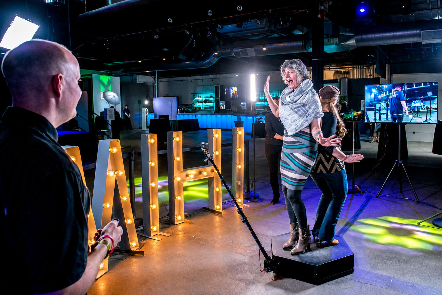 360 Photo Booth experience at MIHI Entertainment